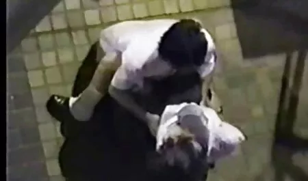 Una videos caseros anales apasionada rubia anal estirada y dirigida a uno de los miembros del culo