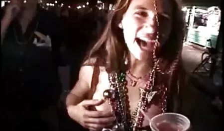 Ella se videos de incesto en español deslizó a mi novia en la cocina