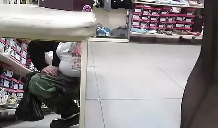 Mira servipoerno en el culo y la boca