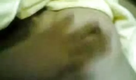 Corta las tareas domésticas xxxgordas y un pequeño tonto en tu cama