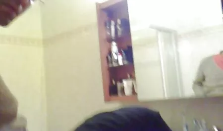 Tener med con una chica joven en asiaticas xxx su habitación cuando los padres no están en casa