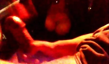 Una prostituta de Rusia videos xxx rubias en un pasillo en un burdel desgarrado cáncer