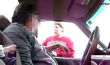 Semen pornno gratis en la boca chica en calcetines