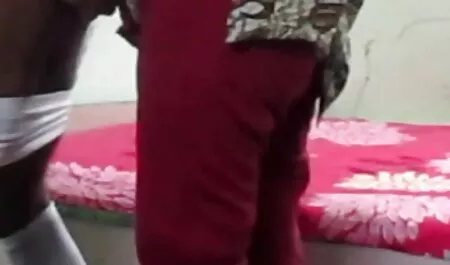 Rubia novia folla el coño con su toro orno mano