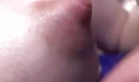 Una chica tetona alivió la tensión de sus tres tíos la videos porno de dibujos tomó en la boca y el pie en el coño