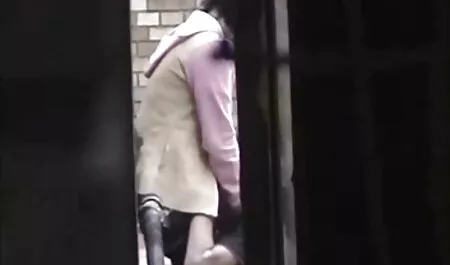 Marido borracho en el vestido de Año Nuevo criticó quiero ver videos de pornografía a un vecino en el culo