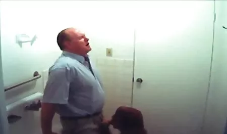 Reloj de otra morena y el hombre con gran polla inciesto de la diversión de cada uno de los otros en Sho y 69