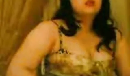 Se masturbó con un vecino, comenzó a hostigar y ver porno comics aterrizó en las escaleras