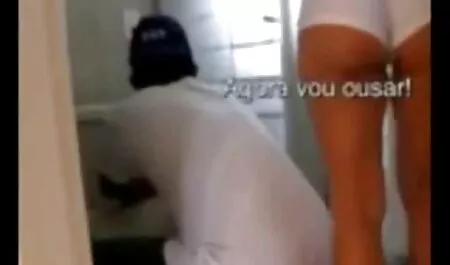 Esta mujer ha videos porno online gratis analse Med con un hombre joven