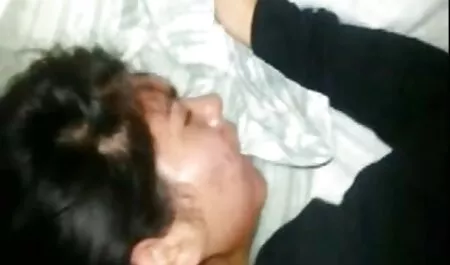 Rubia mamada en el incesto español xxx coche de su hijo