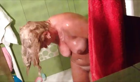 Puta está a punto de lanzar un nuevo strap-on con porbo casero sus amigos