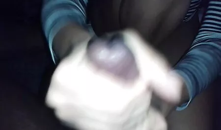 Pareja con fancy vibrador en conjunto de tres pirno hub maldito orgía