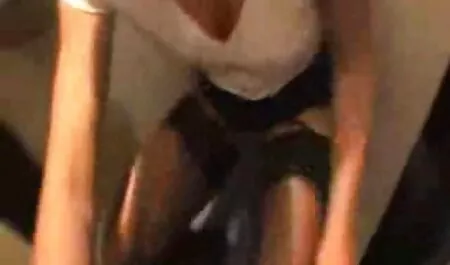 Dar a un hombre por dinero delante de él videos xxx en español