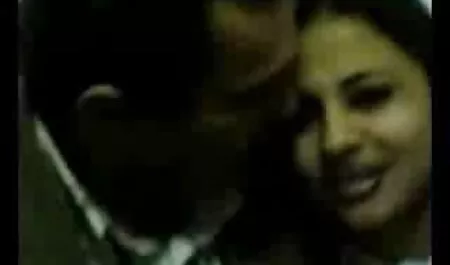 La chica que le pide a su amo por videosponos anomalía y Bueno ver pato