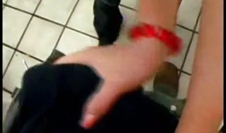 Ella videos de sexo para adultos puede llevarlo profundamente en su boca