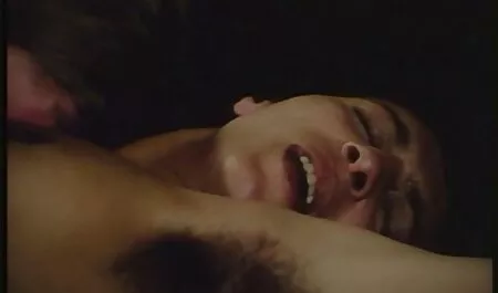 Pagó para tratar las piernas de su vecino por conseguir con su novia video porno xxxx