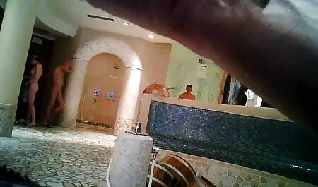 Helen tenía dolor de cabeza, dibujos pornos por lo que su esposo llamó al médico, y cuando llegaron, la trataron con órganos