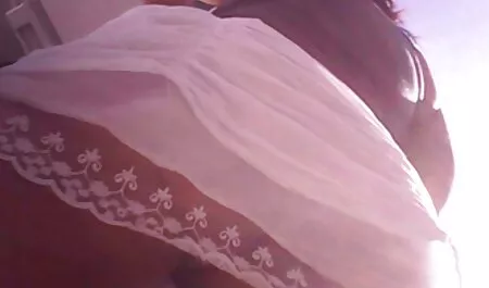 Dos muñecas videos de zorras gratis utilizando coño peludo