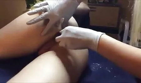 Después de analse duro, en una cama blanca como la nieve, un hombre maldijo videos pornos argentino en la boca de la niña
